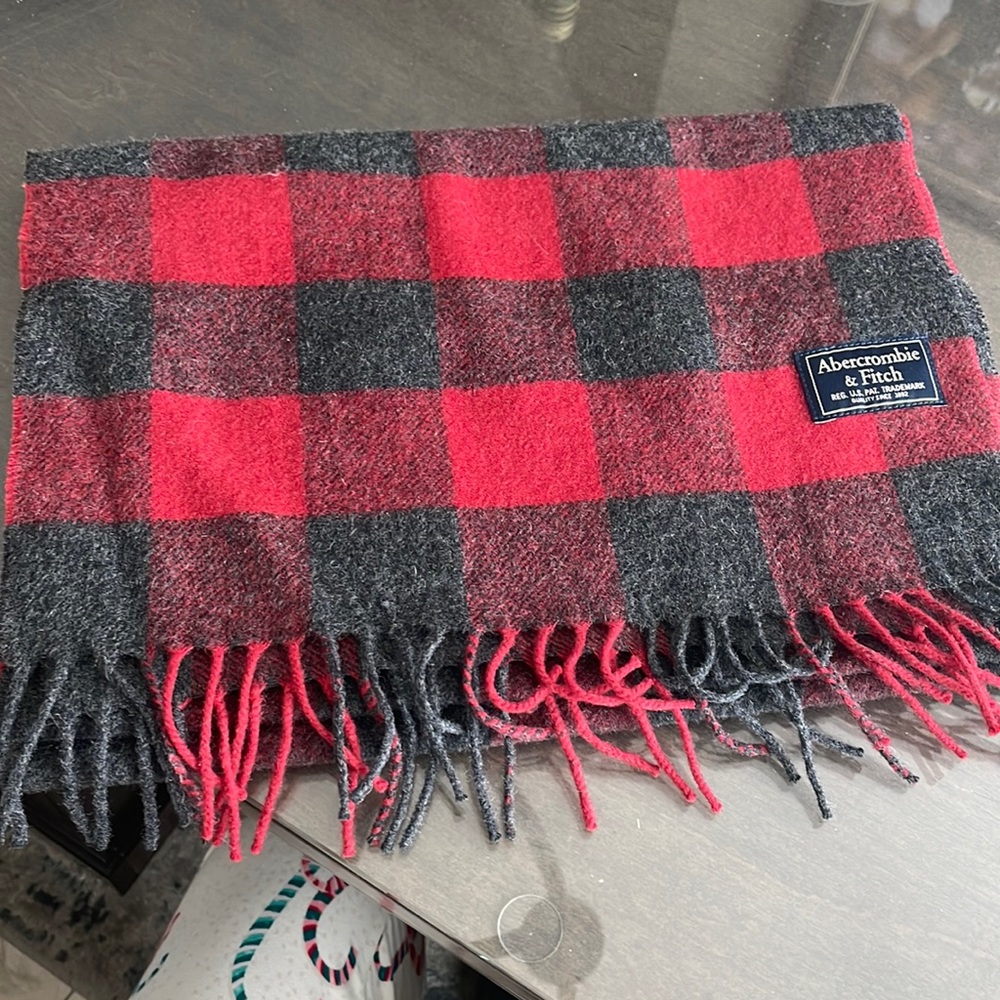 Abercrombie & Fitch Cashmere Unisex Gray and Red Checkerboard long 🧣